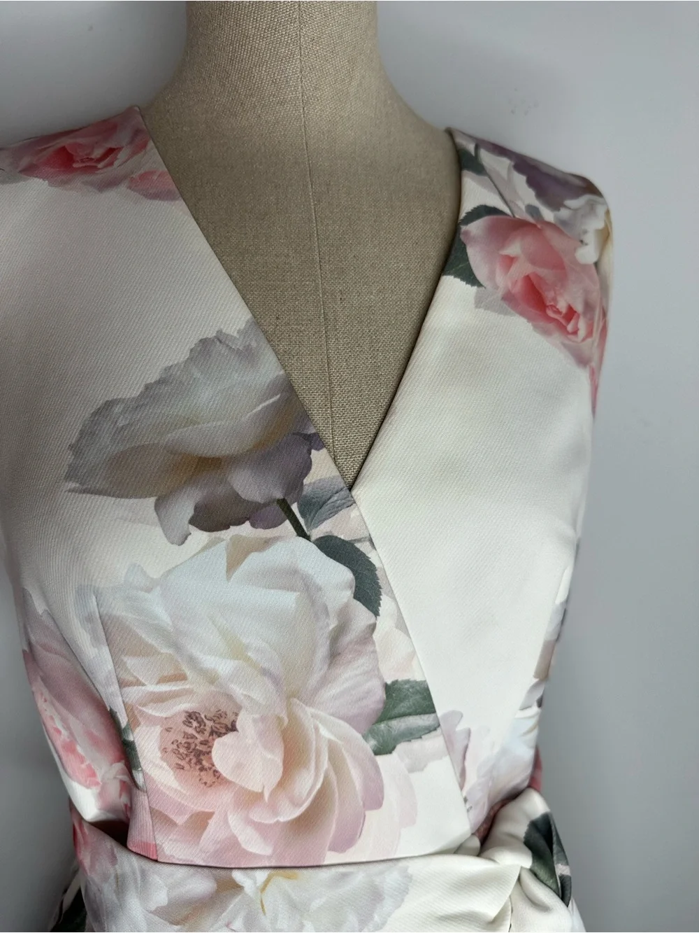 Ted Baker Dewana Bouquet Tiered Dress - Picture 5 of 10